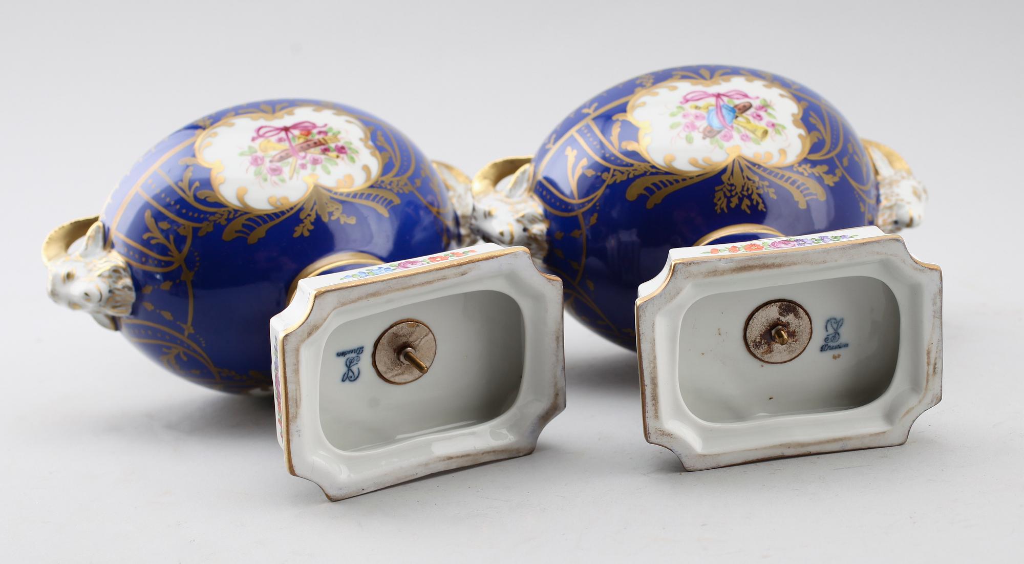 LOCKURNOR, 1 par, porslin, Dresden, 1900-talets mitt.