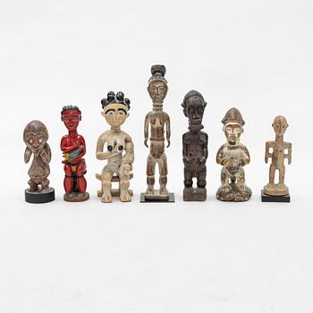 Seven sculptures reportedly from Puno, Gabon, The Coast of Ivory, and moore, from the second half of the 20:th century.