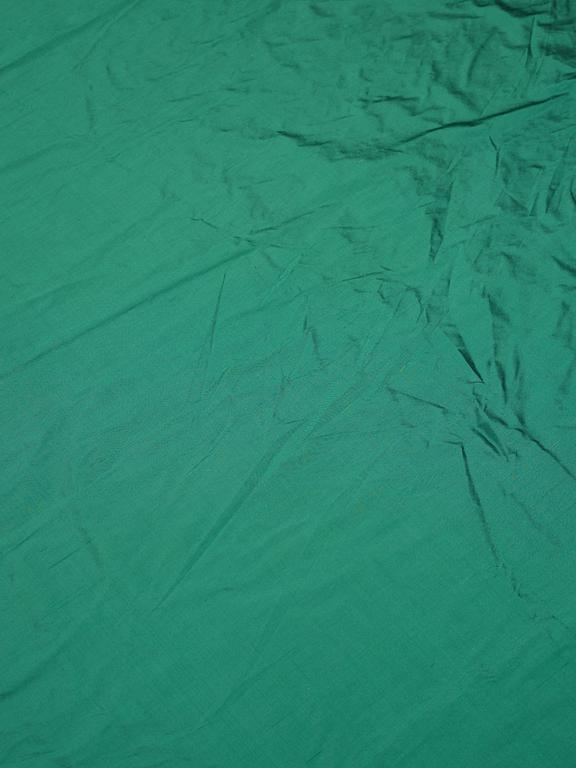 CURTAINS, 4 pcs., emerald green silk, ca 304,5 x 129,5 cm each, Svenskt Tenn, the second half of the 20th century.