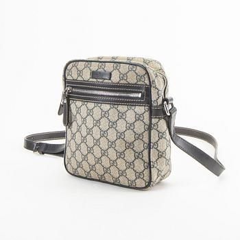 Gucci shoulder/messenger bag.