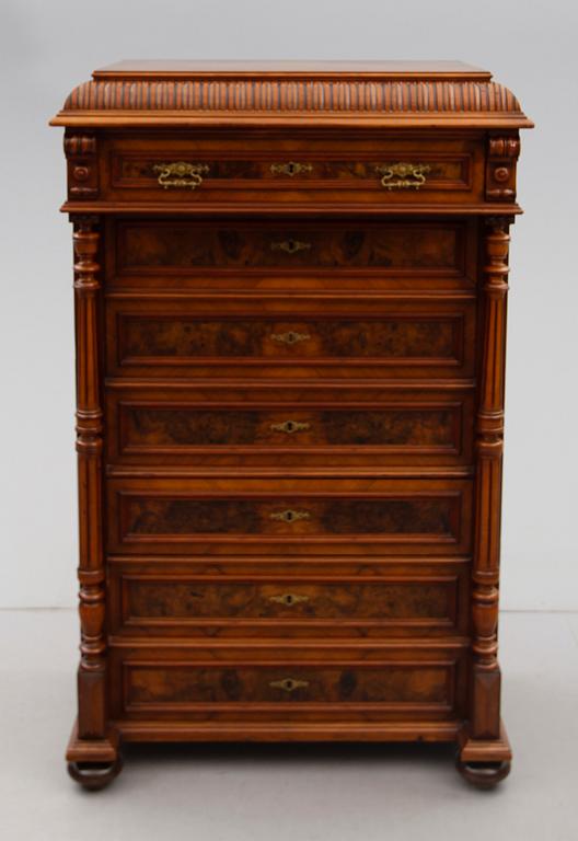 CHIFFONJÉ, nyrenässans, 1800-talets andra hälft.