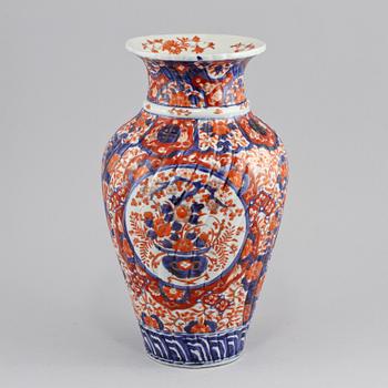 VAS, porslin, Japan, 1900-tal.