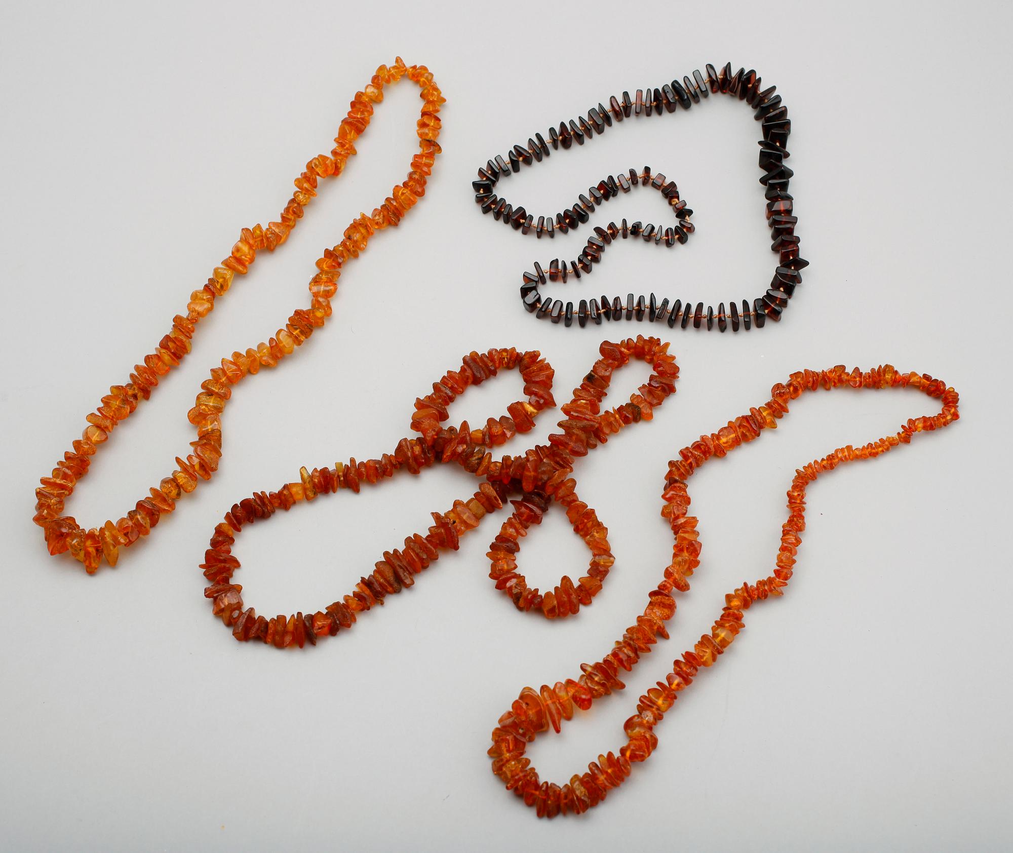 COLLIER, 4 st, bärnsten.
