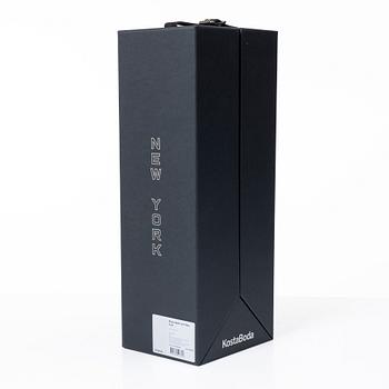 Lena Bergström, skulptur, glas, "Skyscraper one New York", Kosta Boda, limited edition 279/299, signerad, 2023.