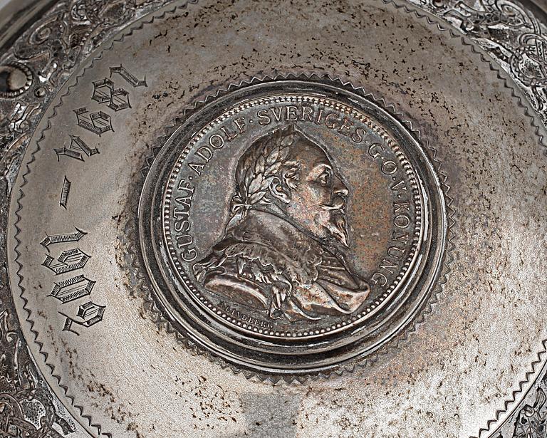 DRYCKESBÄGARE, silver, GAB, Stockholm, 1901. Tot vikt ca 669g.