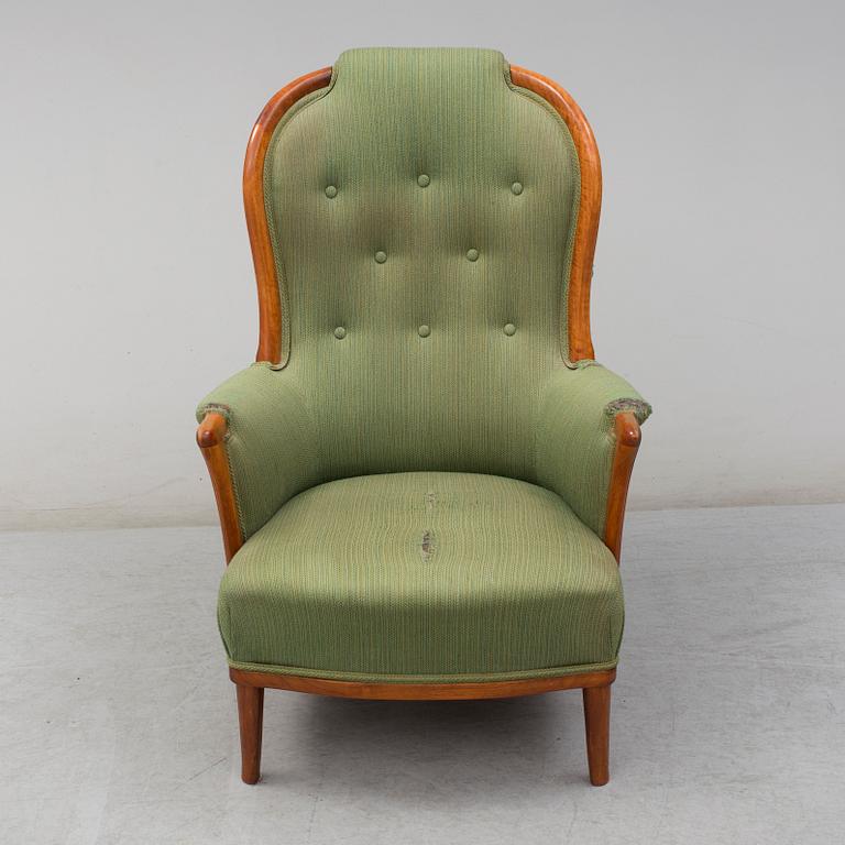 CARL MALMSTEN, fåtölj, "Vår Fru", O.H. Sjögren, Tranås. Brickmärkt. 1900-talets andra hälft.