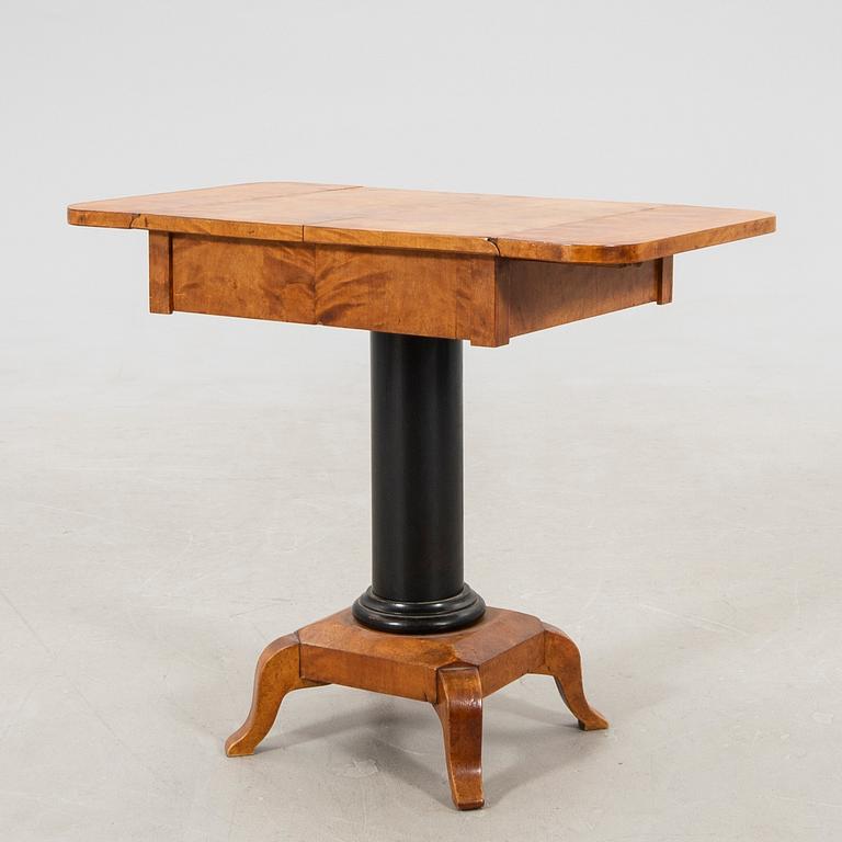 Drop-leaf table, Late Empire style, second half of the 19th century.