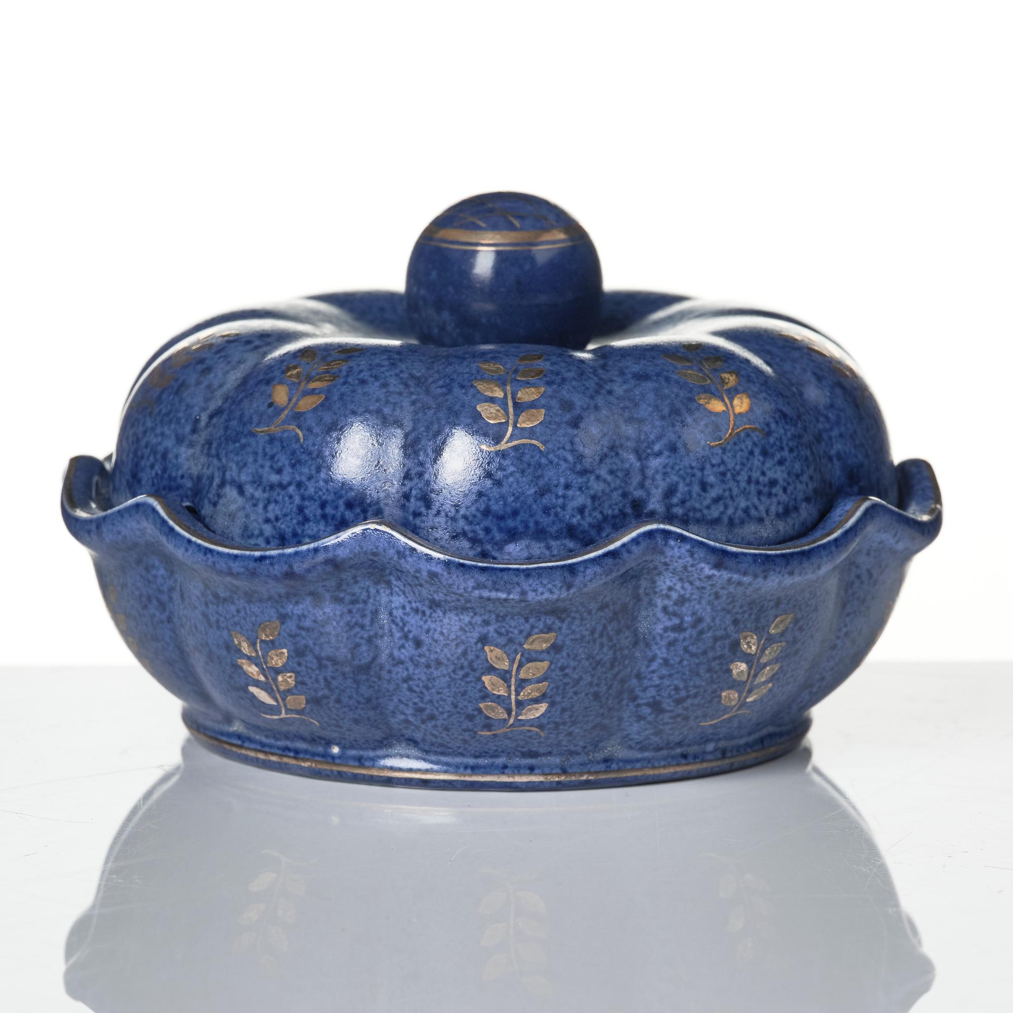 Wilhelm Kåge, a set of two Argenta stoneware vases, two dishes and a bowl with lid, Gustavsberg 1930s-50s.
