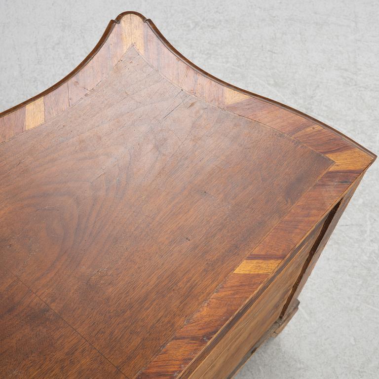 Byrå, senbarockstil, 1800-talets slut.