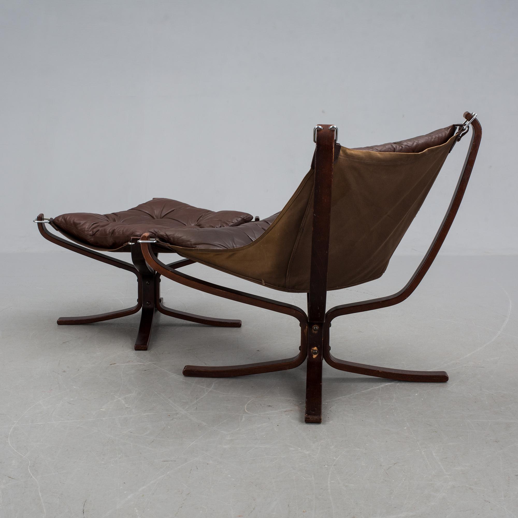 FÅTÖLJ MED FOTPALL, "Falcon chair", Sigurd Russel, Vatne möbler, Norge, 1970-tal.