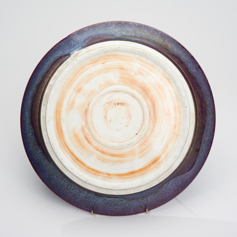 TOINI MUONA, A CERAMIC DISH. Signed TM, 1961. Arabia.