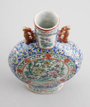 PILGRIMSKRUS, porslin, Kina, 1800-tal.
