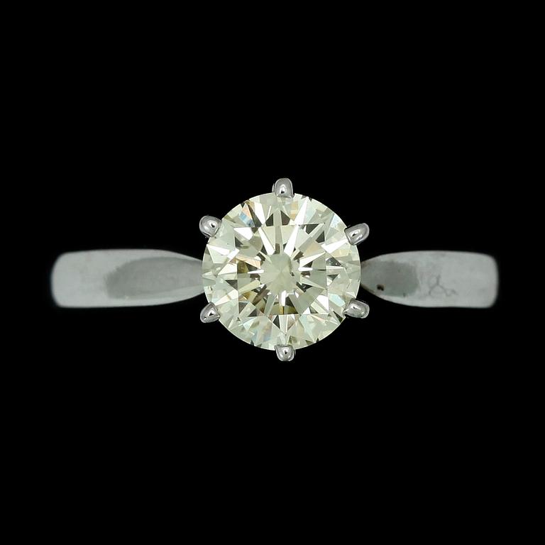 RING, 18k vitguld med briljantslipad diamant ca1,02ct. 2000-tal. Vikt 3,5g.