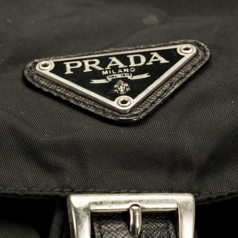 VÄSKA, Prada.