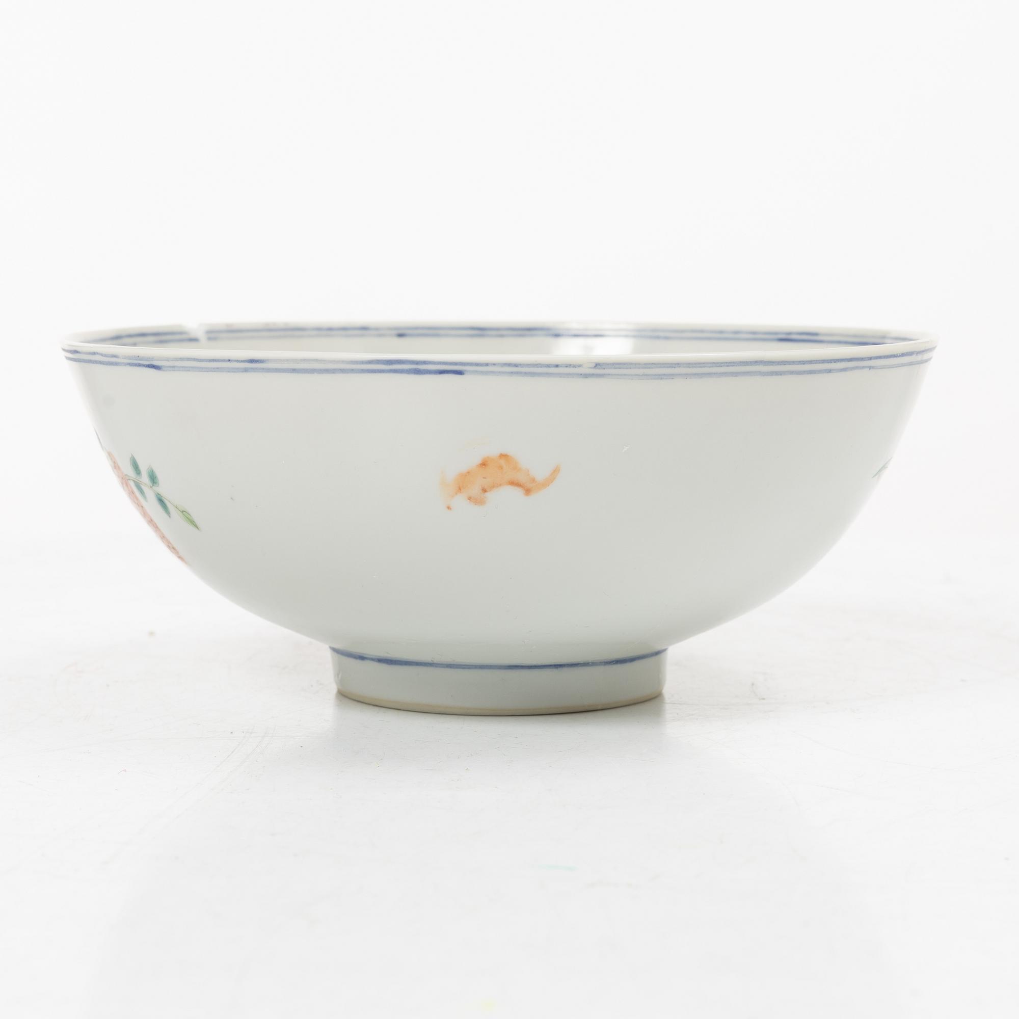 Skålar, två stycken samt skålfat, porslin, Kina, 1900-tal.