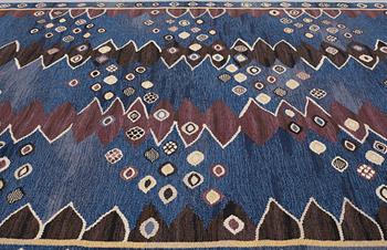 Barbro Nilsson, MATTO, "Snäckorna", flat weave, ca 275,5 x 195 cm, signed AB MMF BN.