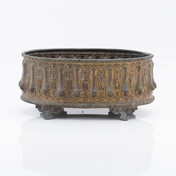 Jardiniere, mässing 1800-taletets sensre del.