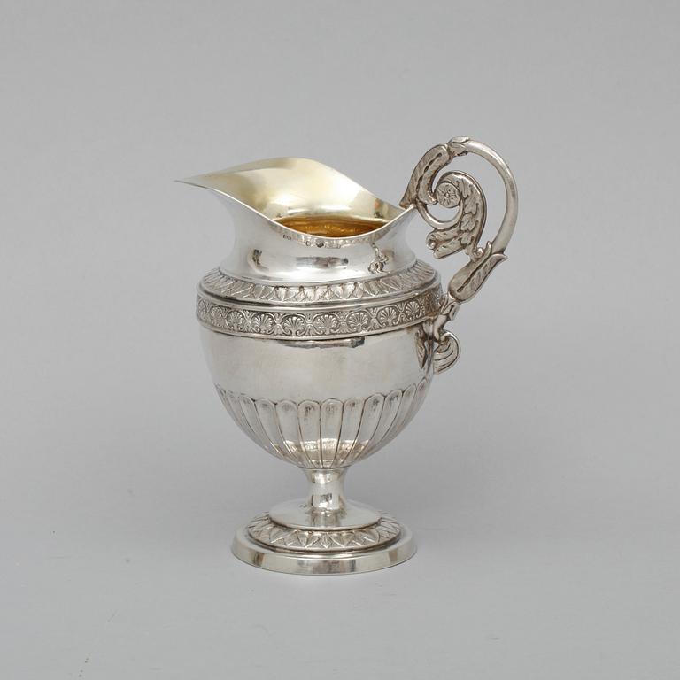 MJÖLKKANNA, silver. A F Hellman Uppsala, empire 1837. Vikt 190 g.
