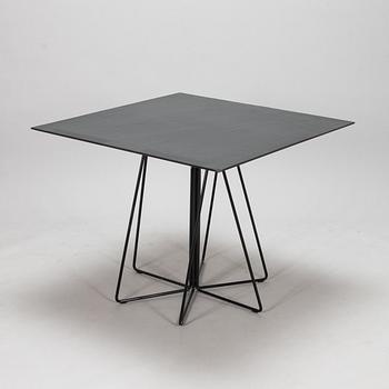 Lella och Massimo Vignelli, bord, "Paperclip", Knoll 1994.