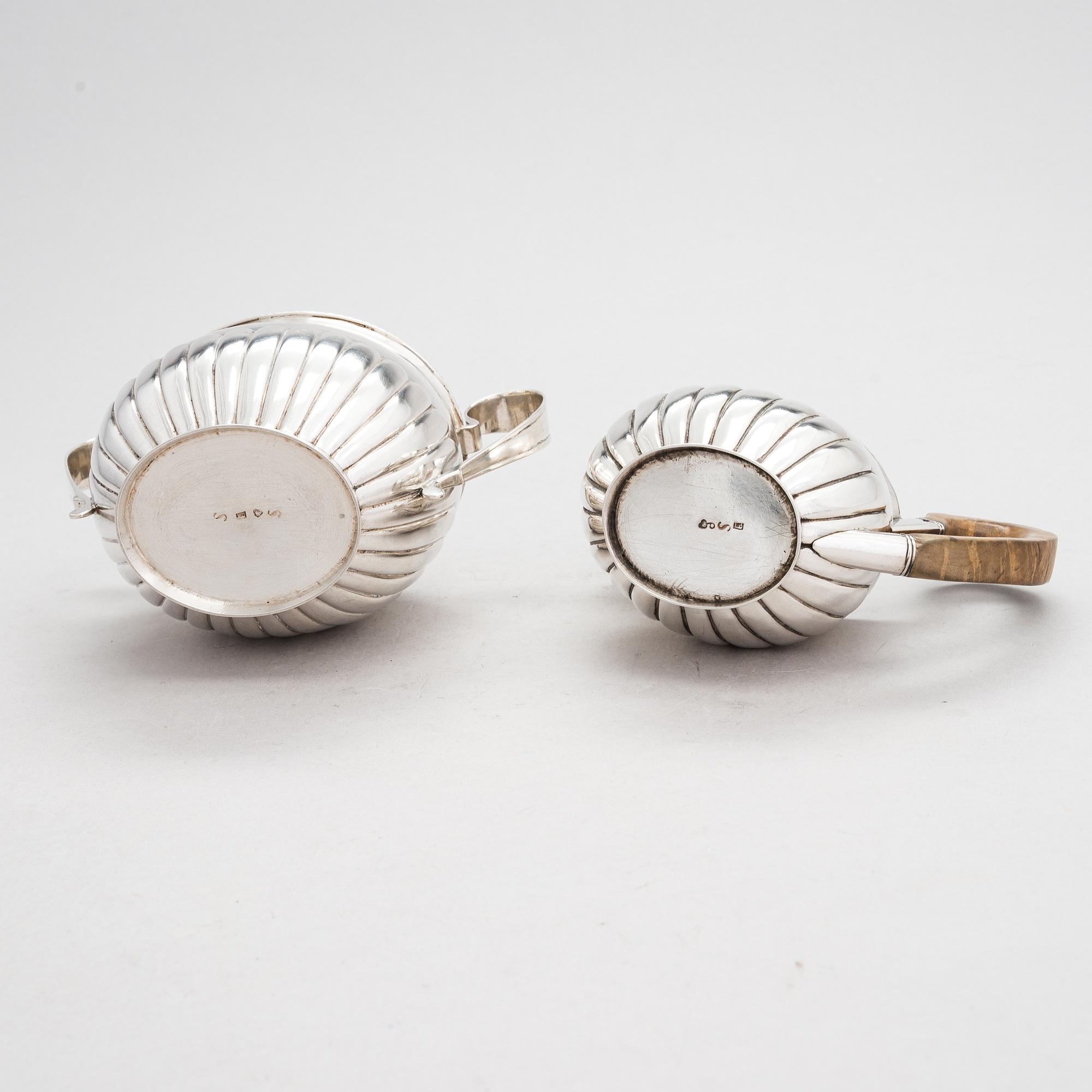 A cream jug and a sugar bowl, maker's mark of Petter Turulin, Sortavala 1824 and 1827.