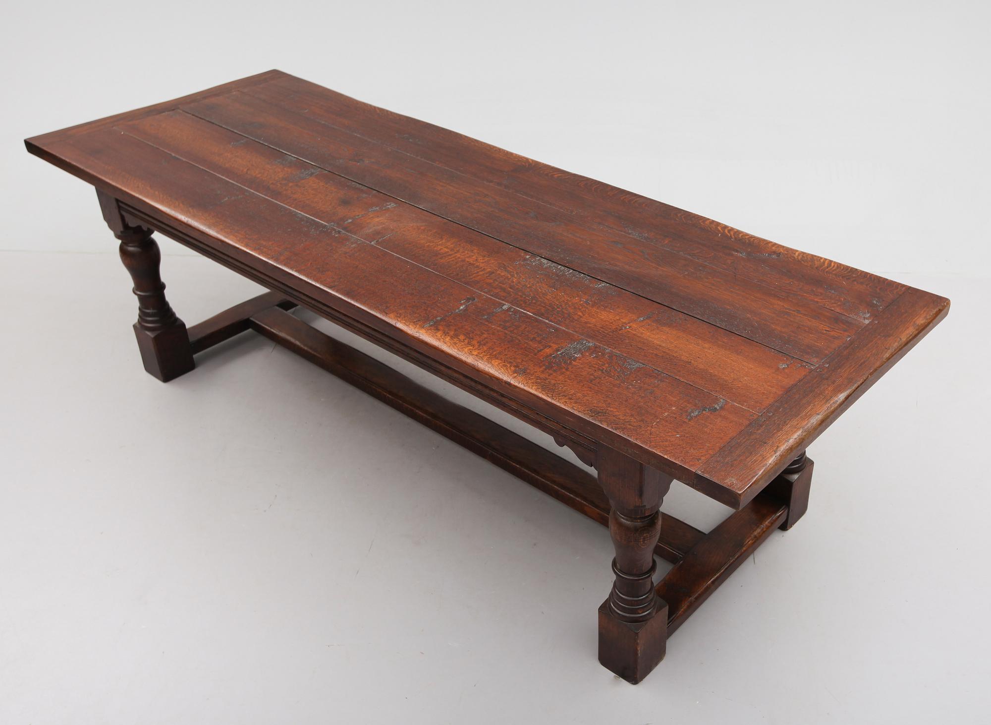 BORD, barockstil, England, 1900-talets första hälft.