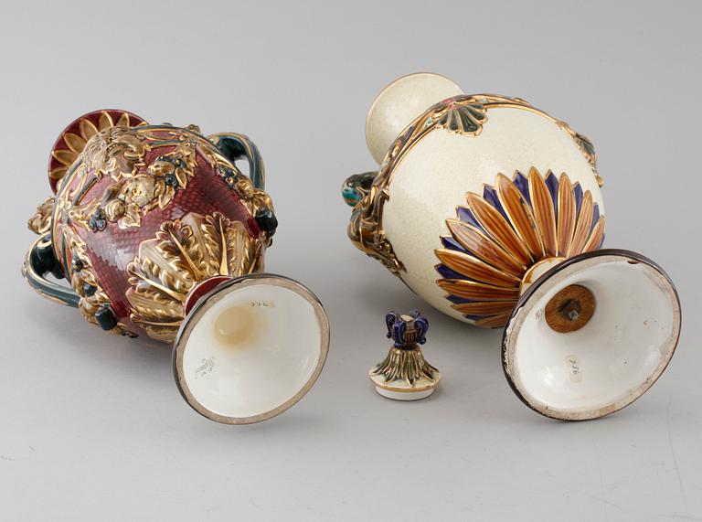 A majolica vase and urn from Rörstrand, around the year 1900.