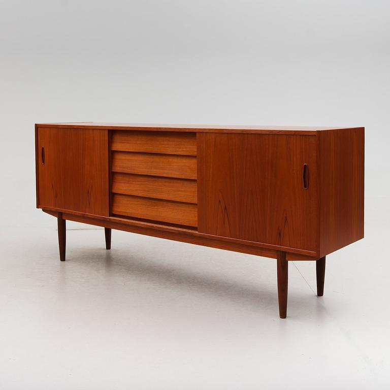 SIDEBOARD, P.S. Heggen, Nordfjordeid, Norge 1900-talets andra hälft.