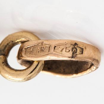 An 18K gold pendant with a jasper stone, Unoarrre, Italy.