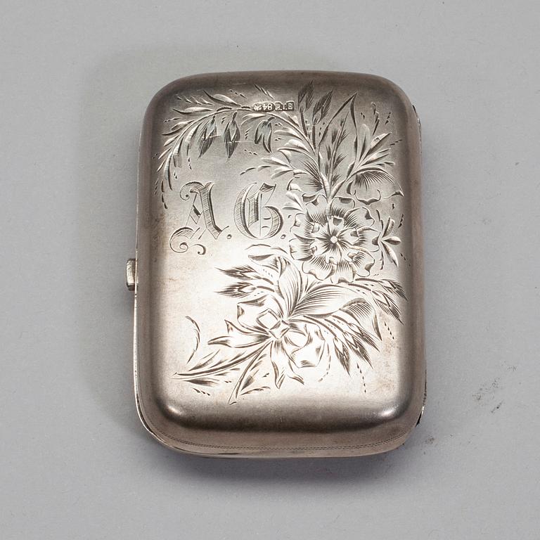 PORTMONNÄ, silver, Ryssland, S:t Petersburg ca 1900, totalvikt 58 g.