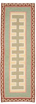 874. MATTA. Flat weave. 429 x 149 cm. Sweden around 1930. Art deco.