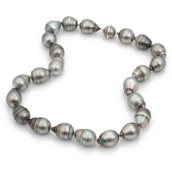 A cultured baroque Tahiti pearl necklace.