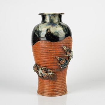A Japanese sumida ware Vase, 20th century.