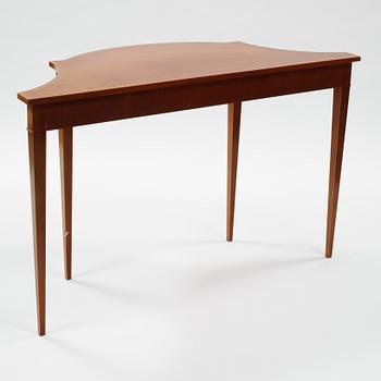 KONSOLBORD, omkring 1900-talets mitt.