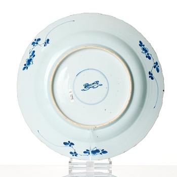 A blue and white charger, Qing dynasty, Kangxi (1662-1722).