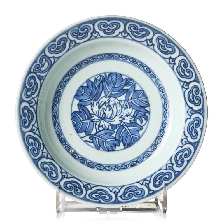 A blue and white 'floral' dish, Ming dynasty, Jiajing (1521-1566).