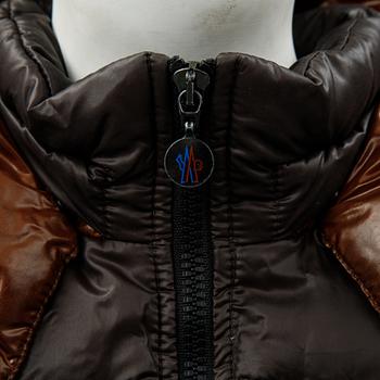 Moncler, dunkappa, storlek 3.