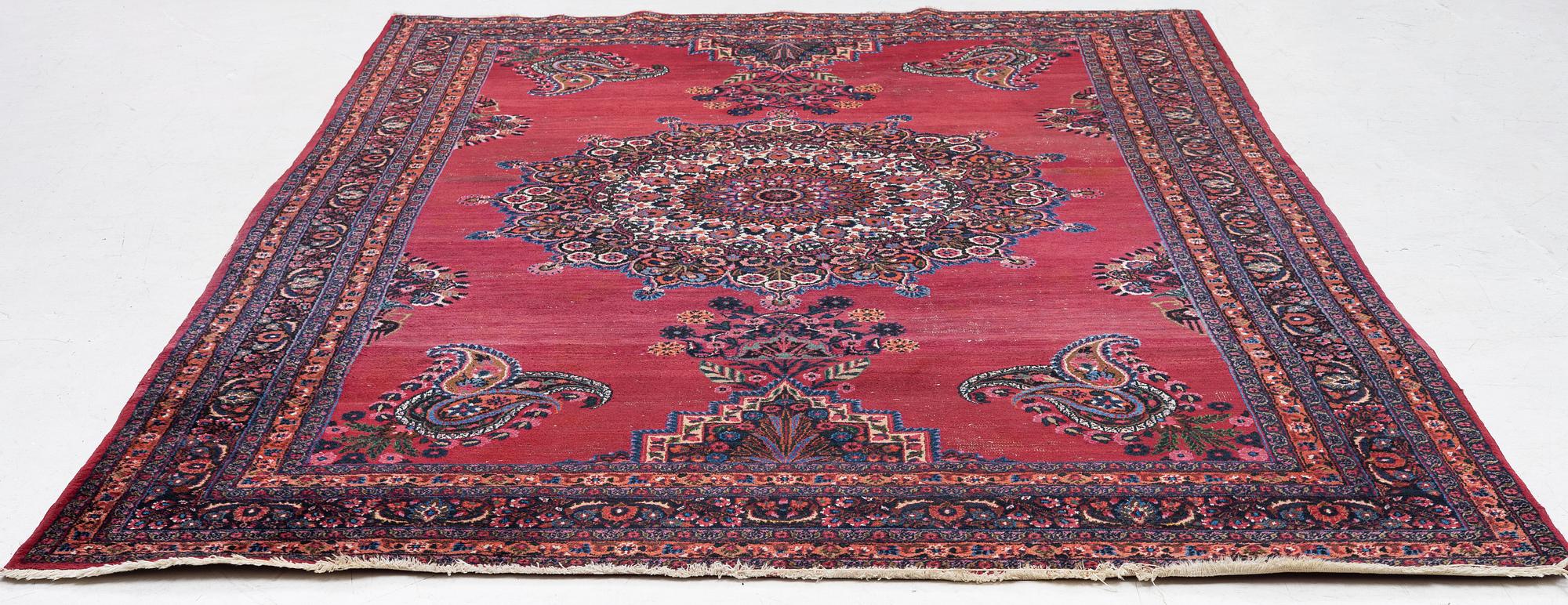 Matta,  ca 315 x 210 cm.