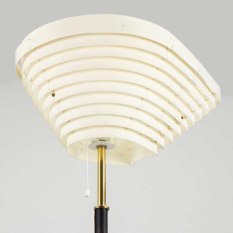 Alvar Aalto, 'Angel wing' model A 805 floor light manufactured by Valaisinpaja Oy, end of 20th century.