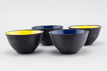 SIGVARD BERNADOTTE & ACTON BJØRN, 4 skålar samt CARL ARNE BREGER, 2 brickor, "Signatur", Husqvarna Borstfabrik,