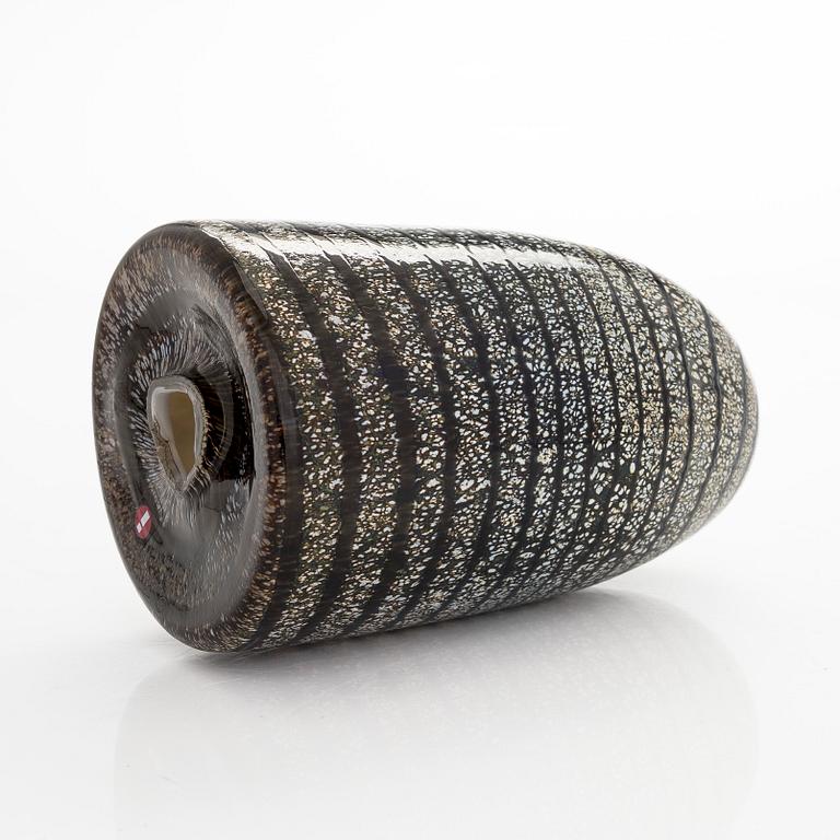 Oiva Toikka, a 'Barn Owl' glass bird, signed O. Toikka Nuutajärvi.