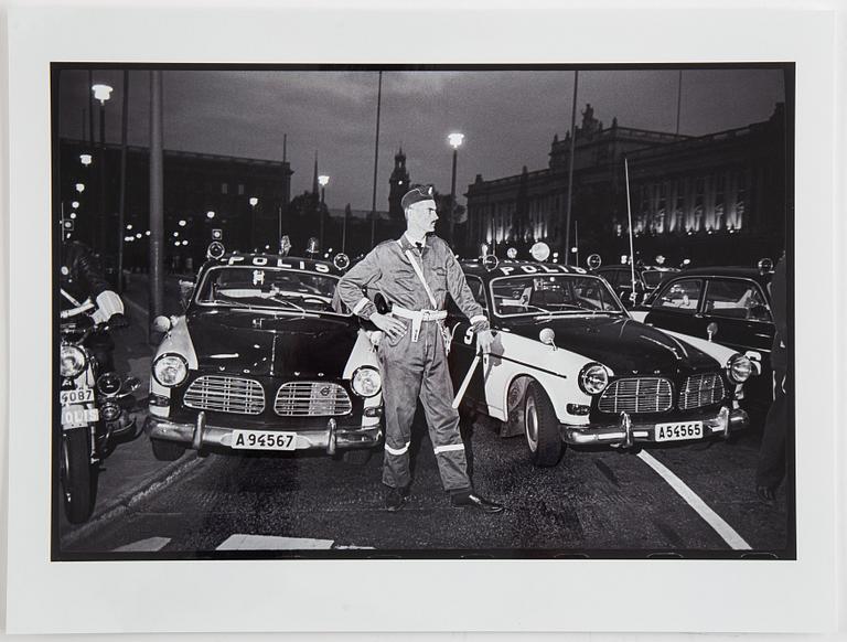 Carl Johan De Geer, photo, 2011, signed 16/50 verso.