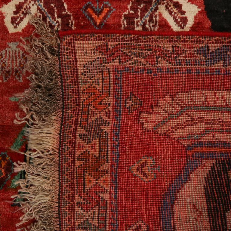 MATTA, orientalisk, 1900-talets senare del, 163 x 121 cm.