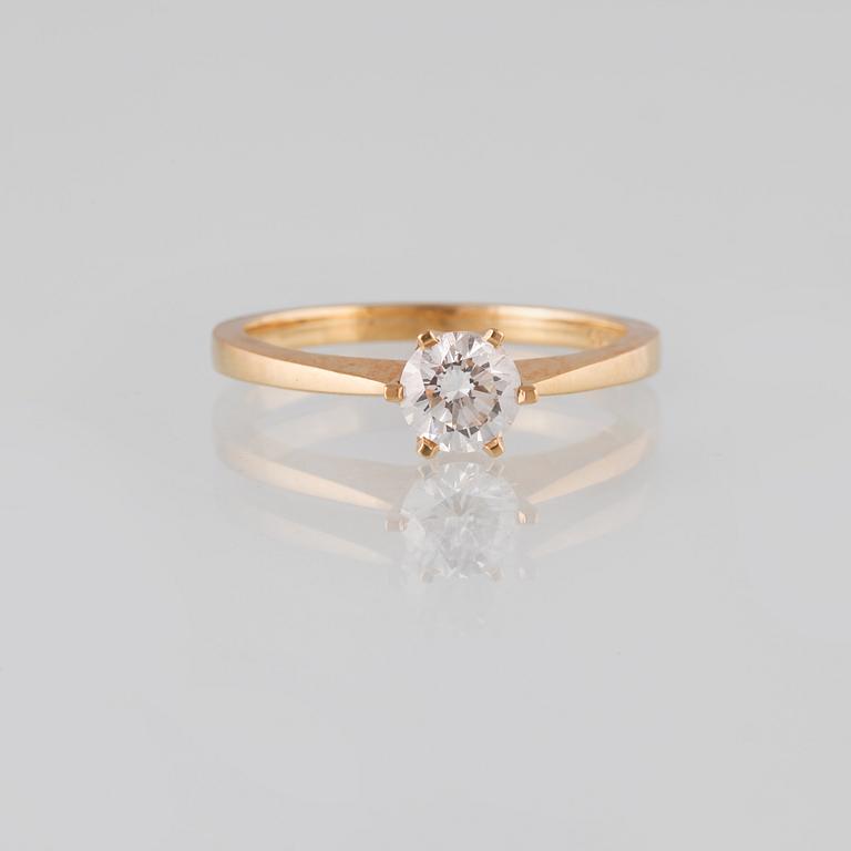 RING, 18K guld med briljantslipad diamant 0.50 ct, Iduna, Varberg. Vikt 3,4 gram.