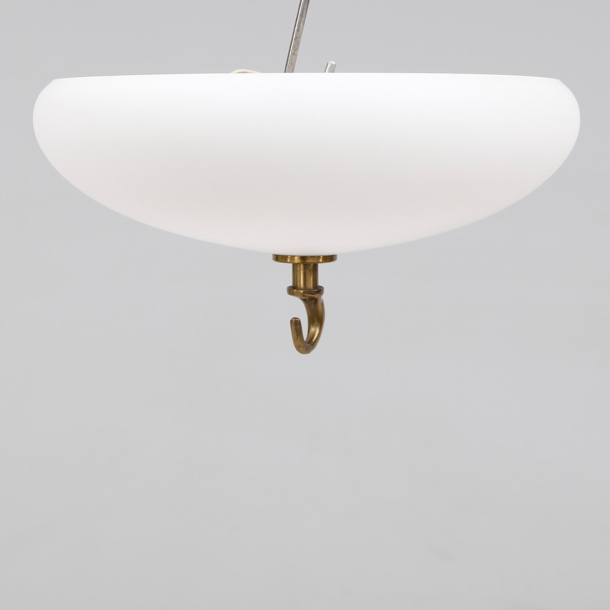 TAKLAMPA, tenn, 1900-talets första hälft. Höjd ca 62 cm.