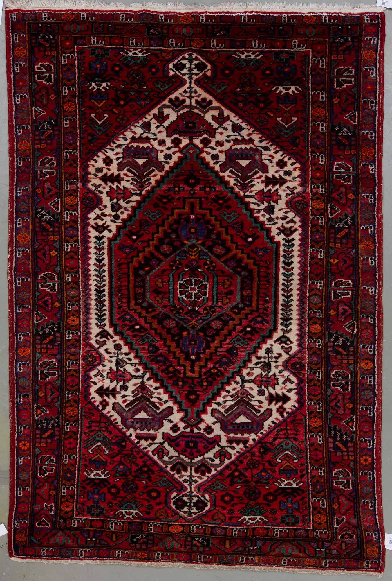 MATTA, Hamadan. Ca 215x145 cm.