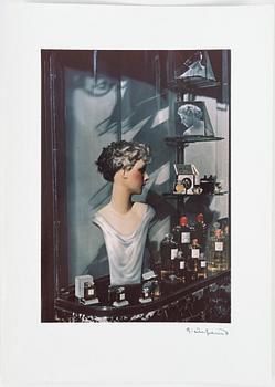 Gisèle Freund, photograph depicting a shop window signed and stamped.