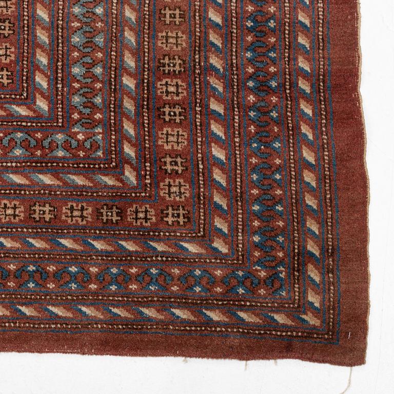 Rug, antique oriental, approx. 365 x 296 cm.