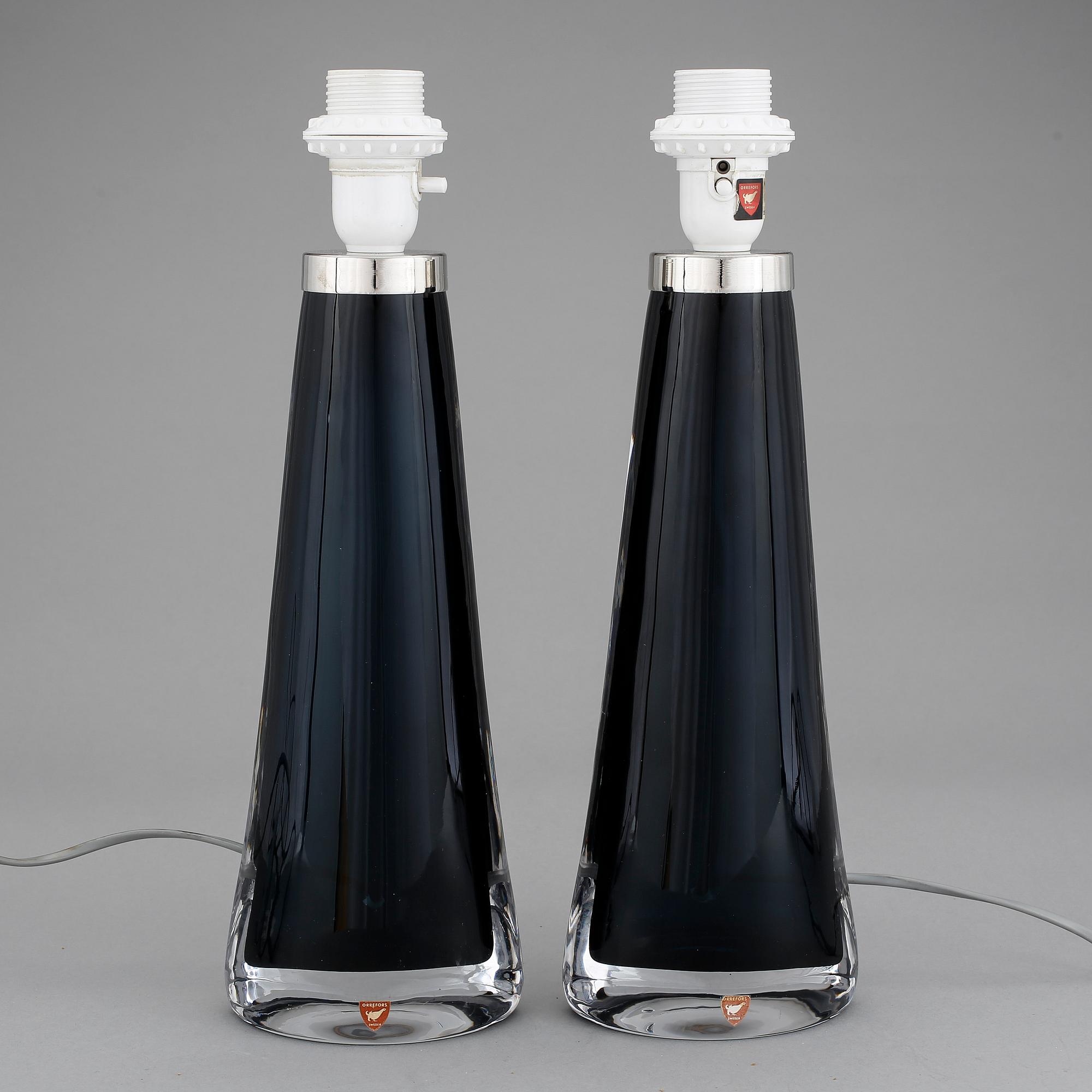 BORDSLAMPOR, ett par, glas. Carl Fagerlund för Orrefors, 1960-tal.