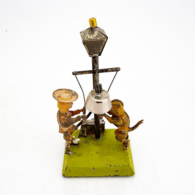 An early 1900s tin toy probably Germany.