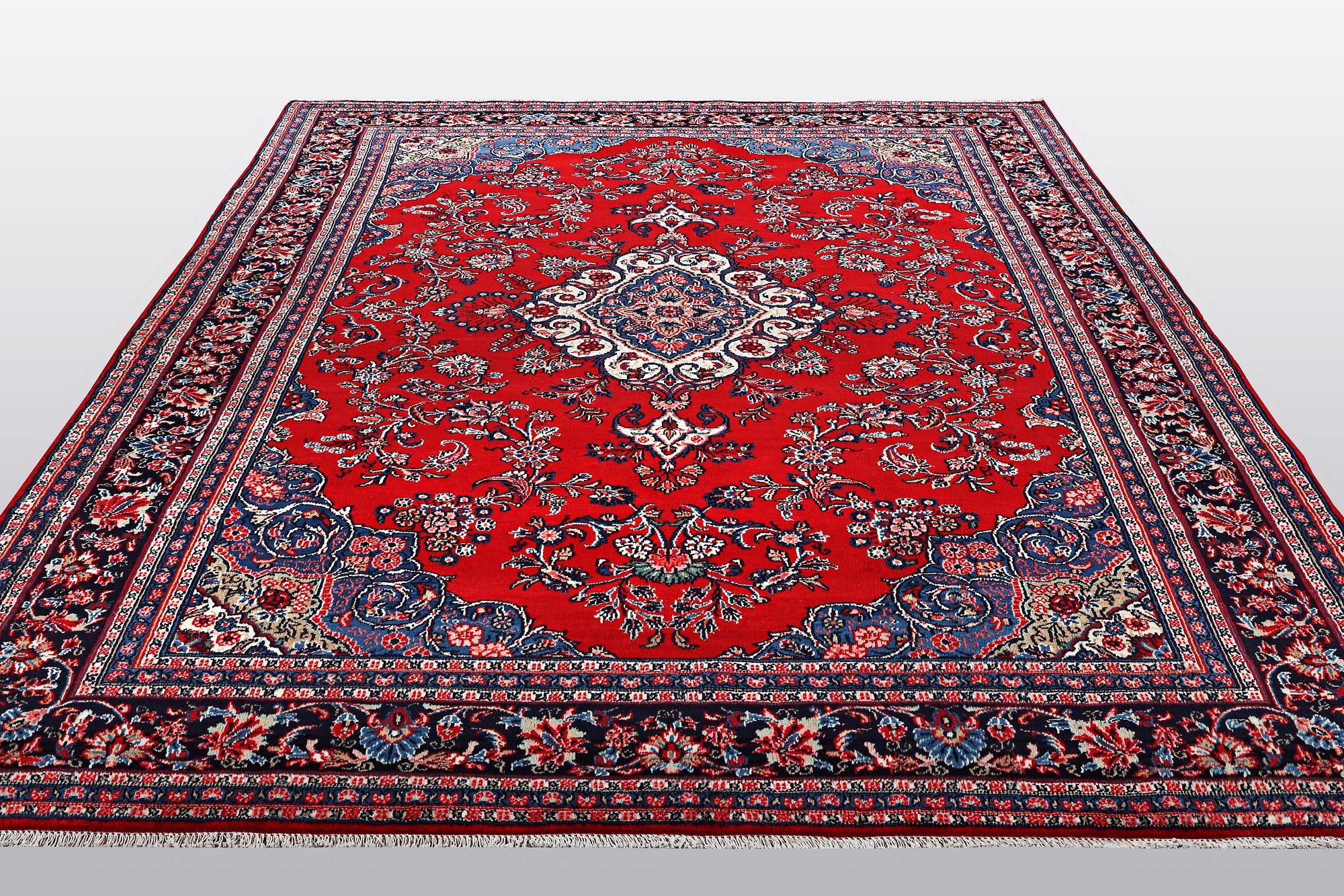 Matto, West persian, ca 320 x 242 cm.